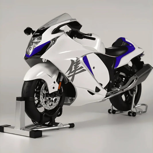 Miniature Suzuki Hayabusa GSX-1300R échelle 1:6 - Vue de face avec carénage détaillé et phare avant