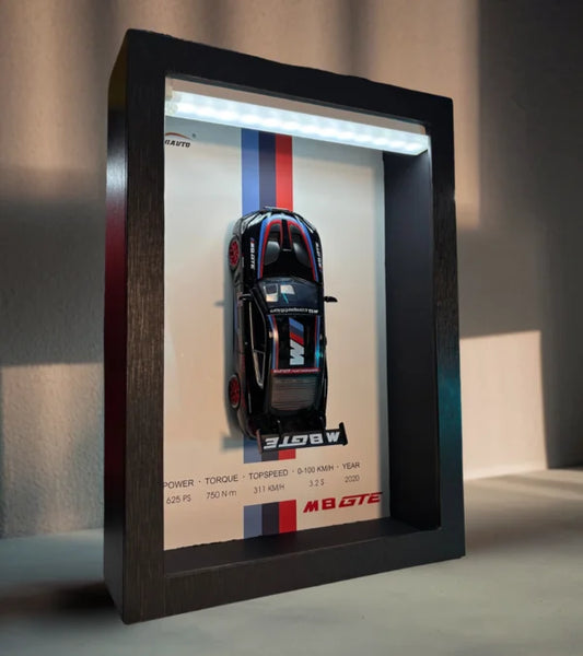 Tableau 3D LED BMW M8 GTE - cadre lumineux décoratif design sport.
