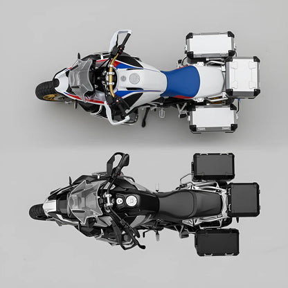 Miniature moto adventure échelle 1/6 deux variantes blanc tricolore et noir – vue de dessus flat lay – modèle die-cast smoke and sound