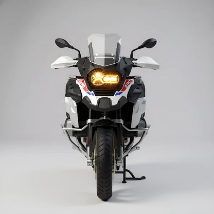 Miniature moto adventure 1/6 tricolore phare LED amber allumé – vue frontale – fonctions lumière son fumée smoke and sound die-cast