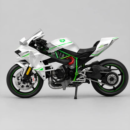 Moto miniature style H2R 1:9 — vue latérale coloris blanc, liserets verts, turbo rouge visible